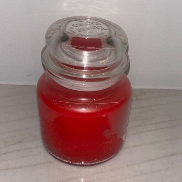 RARE Yankee Candle Country Kitchen Wild Strawberry Red Vintage 14.5 oz - Picture 4 of 6